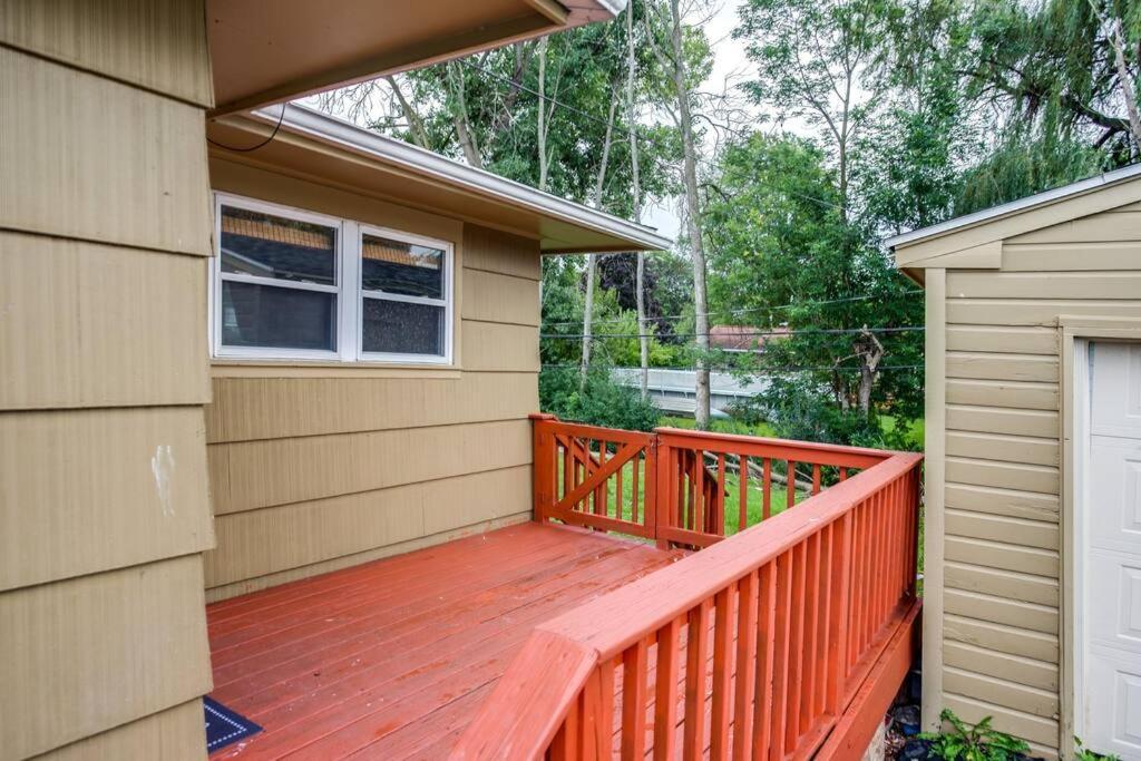 {Quiet Suburban Ranch Hot Tub} Mins Arpt/Rit/Dwnt Apartment โรเชสเตอร์ ภายนอก รูปภาพ