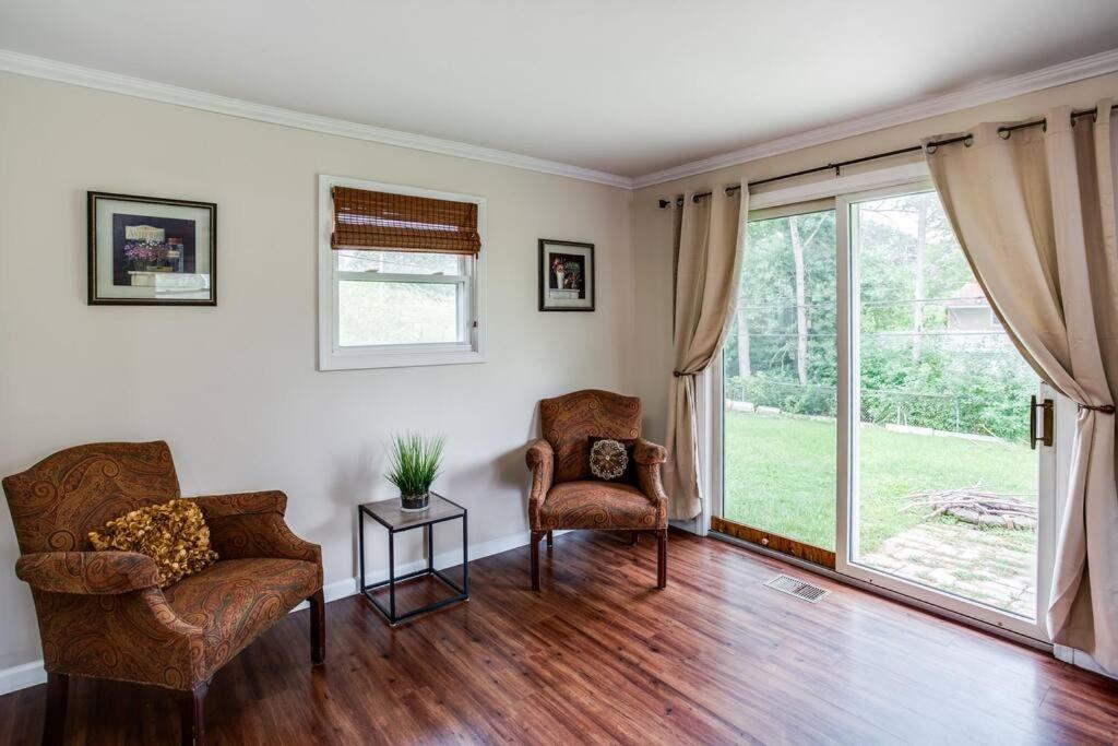 {Quiet Suburban Ranch Hot Tub} Mins Arpt/Rit/Dwnt Apartment โรเชสเตอร์ ภายนอก รูปภาพ